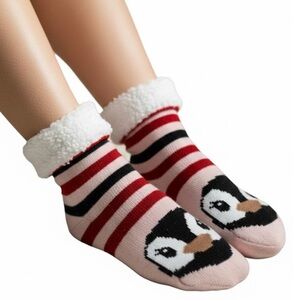 NEW PENGUIN FUZZY WARM SLIPPER SOCKS PINK NON-Skid GRIP BOTTOM OSFM SHERPA LINED